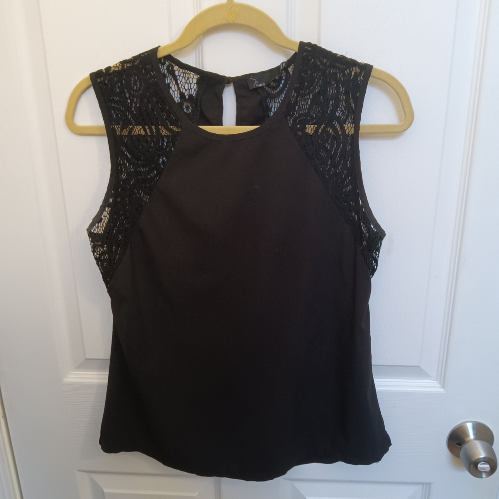 nOir Jewelry Elegant Black Lace Blouse